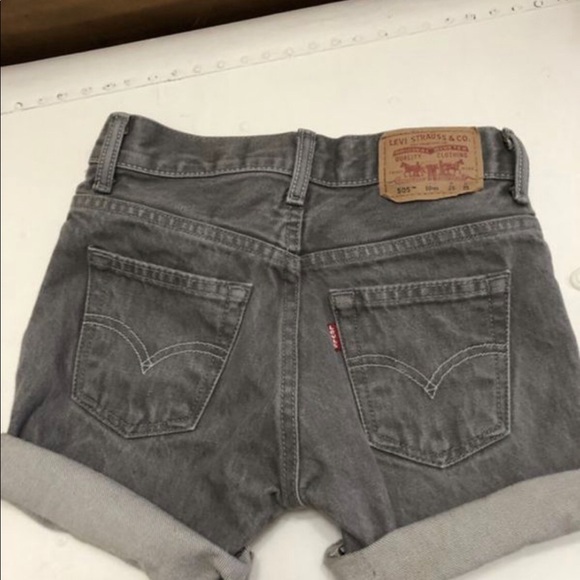 Levi shorts - Picture 4 of 4